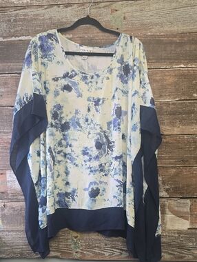 Ava & Viv Blue Floral Dolman Sleeve Top
